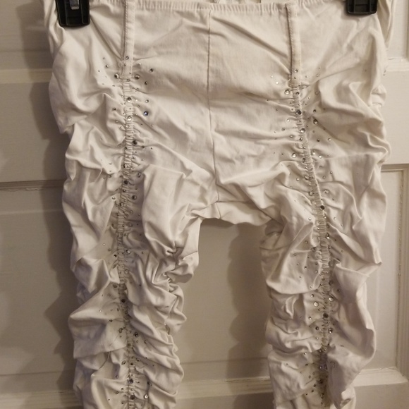 White embellished capris - Picture 2 of 4
